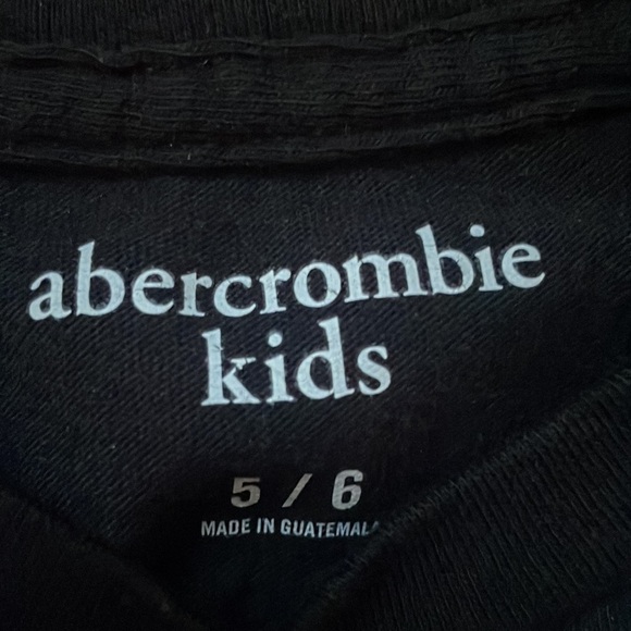 Abercrombie & Fitch boys 5/6 skateboarding dog long sleeve t-shirt - Picture 2 of 3